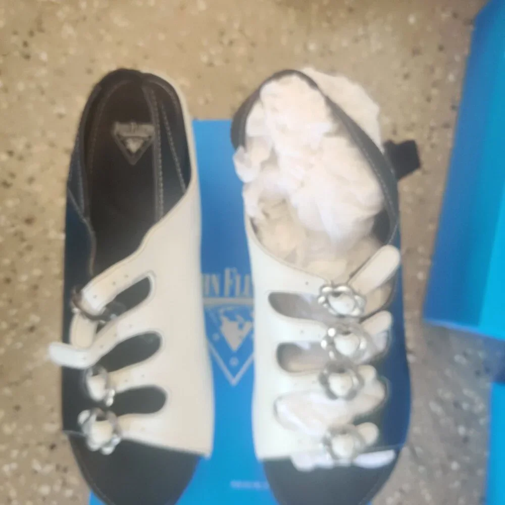 John fluevog Lexi shoes size 12W 10M New - Picture 2 of 4